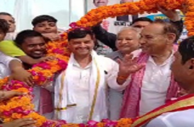 17_03_409849582shiv1