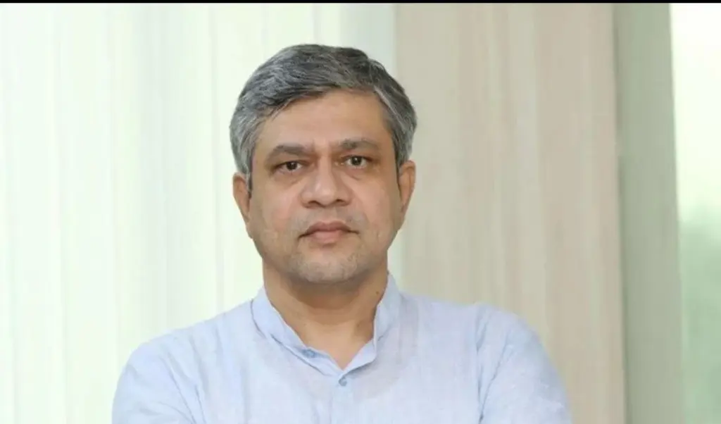 ashwini-vaishnav_large_0757_153