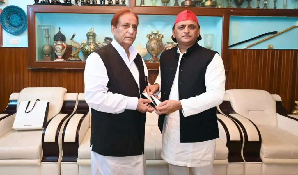 akhilesh-azam_large_1601_8