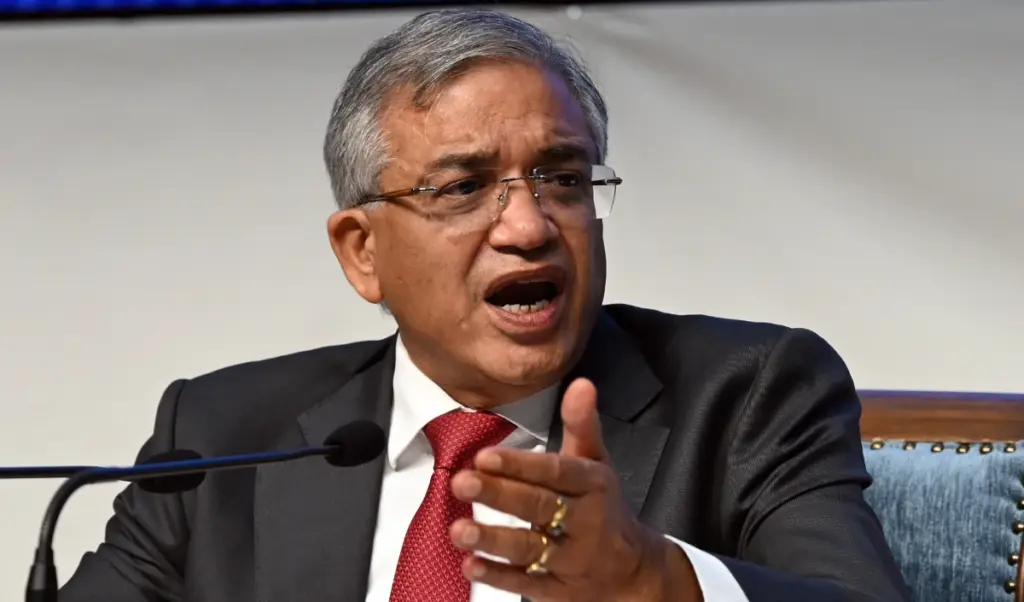 gyanesh-kumar_large_1509_80