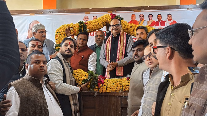 esaaaiiaara-samakashha-bthaka-ma-shamal-hae-upamakhayamatara_5f206efda6b4fad8142afa4a4d6d161f