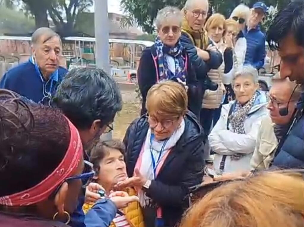 5b128e44-5dbe-41fe-a381-fe66331f3ab7