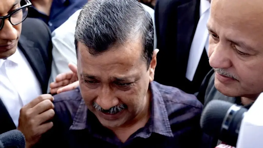 Kejriwal_breaks_down_in_tears_after_being_acquitted_in_the_liquor_scam_1772176043