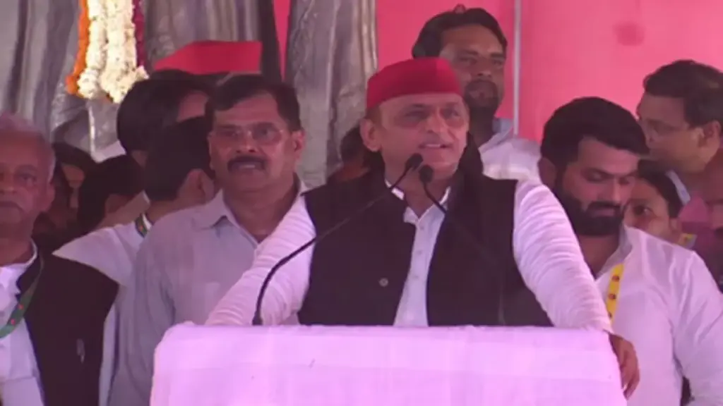 107645-akhilesh-yadav-in-dadari