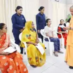 जनता दर्शन में सीएम योगी ने सुनी लोगों की फरियाद, बोले-जनसेवा सरकार का कर्तव्य